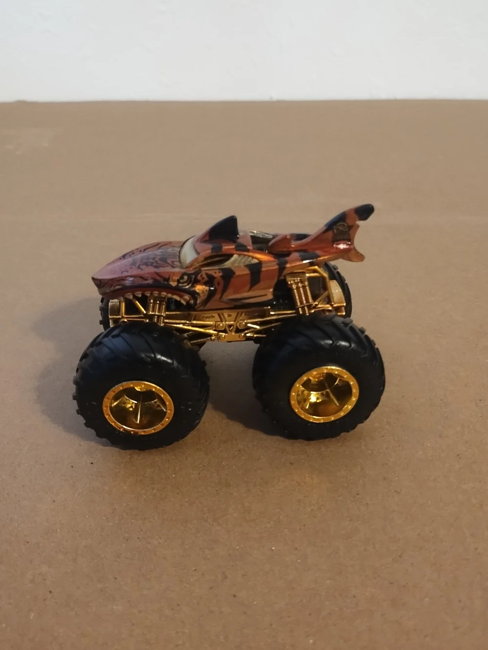 Hot wheels monster truck Tiger Shark Trophy champions  50th anniversary 1/64